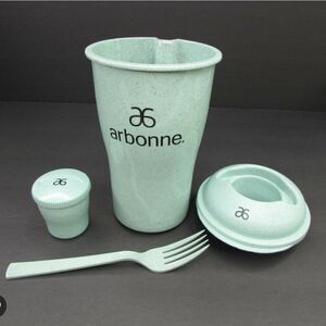 NEW Arbonne on the go Meal Salad Shaker Container NEW Fork & Salad Dressing